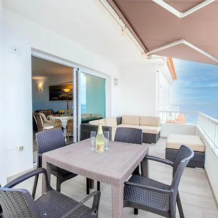 Spacious With Breath-taking Ocean Views, 13 Apartment Puerto de Santiago (Tenerife)